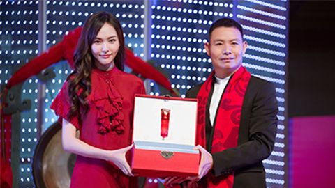 中国美正当红，long8A股上市，引领新时代